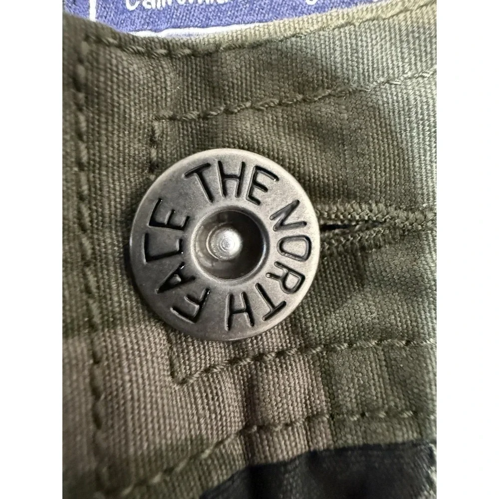 The North Face Cargo Shorts Mens 40 Camo Utility Hiking Outdoor